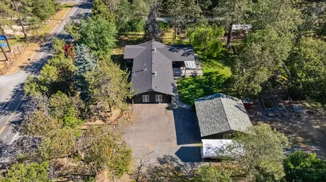 1033 Plumtree Lane Grants Pass OR 97526