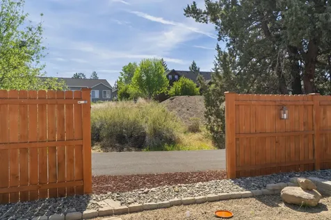 4176 SW 34th Street Redmond OR 97756