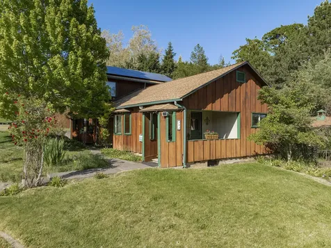383 N 5th Avenue Gold Hill OR 97525