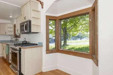 383 N 5th Avenue Gold Hill OR 97525