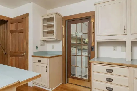 383 N 5th Avenue Gold Hill OR 97525