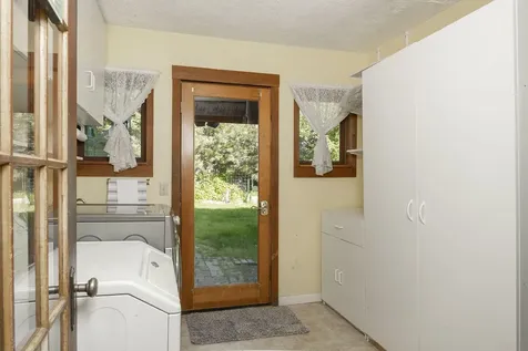 383 N 5th Avenue Gold Hill OR 97525