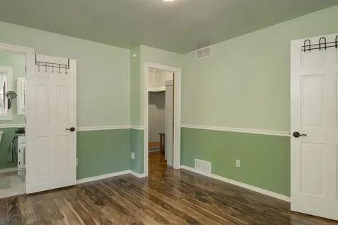 383 N 5th Avenue Gold Hill OR 97525