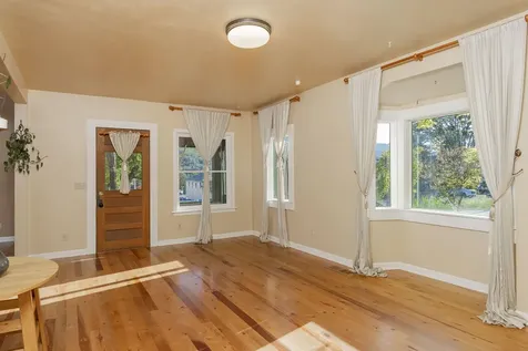 383 N 5th Avenue Gold Hill OR 97525
