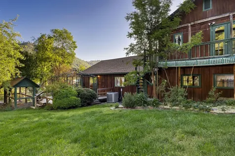 383 N 5th Avenue Gold Hill OR 97525