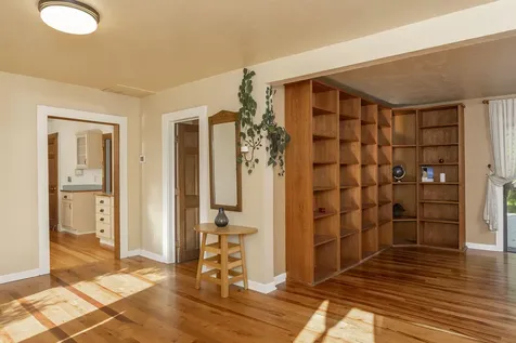 383 N 5th Avenue Gold Hill OR 97525