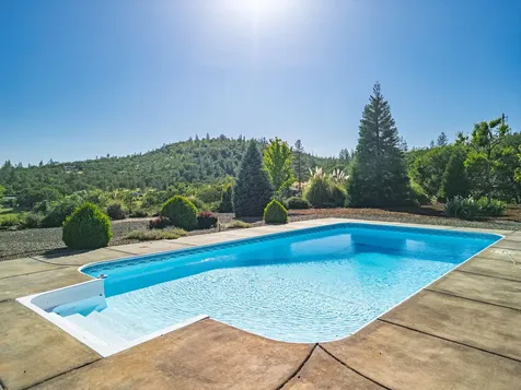 158 Rockingham Circle Eagle Point OR 97524