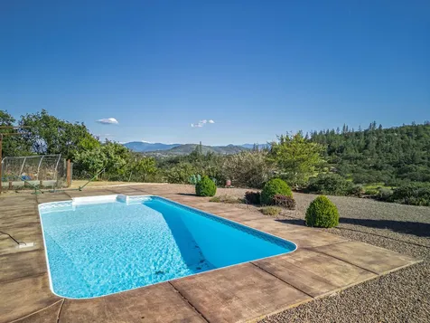 158 Rockingham Circle Eagle Point OR 97524