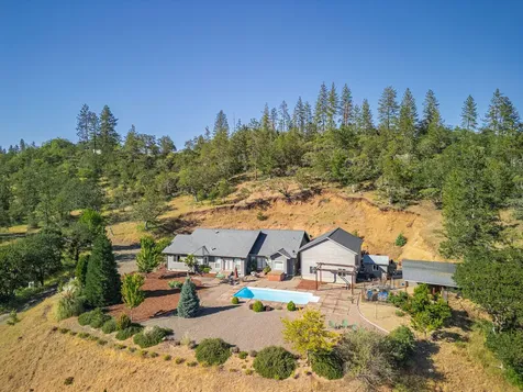 158 Rockingham Circle Eagle Point OR 97524
