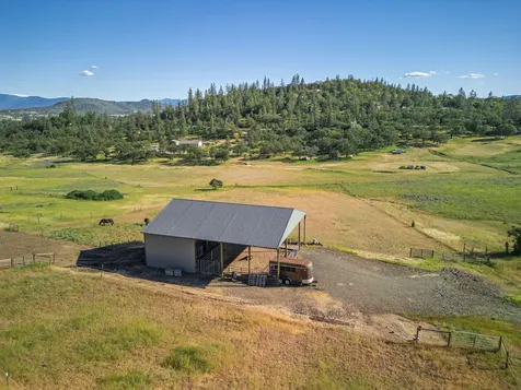 158 Rockingham Circle Eagle Point OR 97524