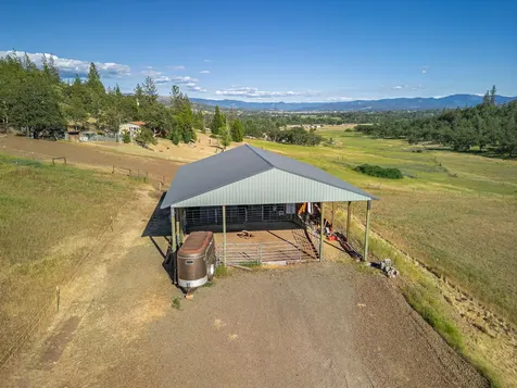 158 Rockingham Circle Eagle Point OR 97524