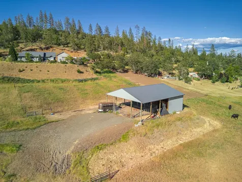 158 Rockingham Circle Eagle Point OR 97524