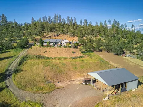 158 Rockingham Circle Eagle Point OR 97524