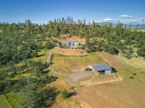 158 Rockingham Circle Eagle Point OR 97524