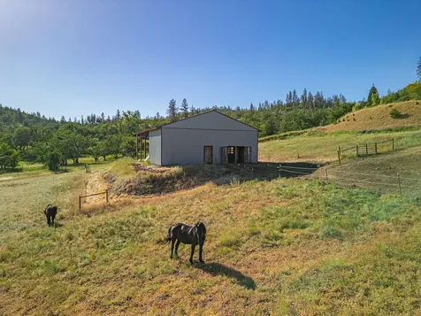 158 Rockingham Circle Eagle Point OR 97524