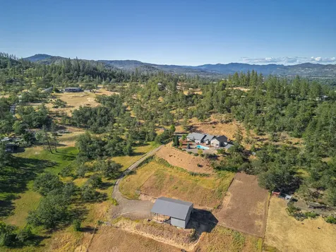 158 Rockingham Circle Eagle Point OR 97524