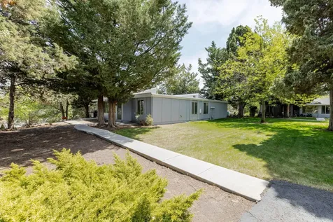 1700 NE Wells Acres Road Bend OR 97701