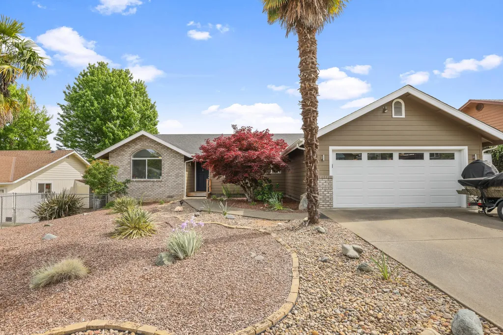 905 NW Regent Drive Grants Pass OR 97526