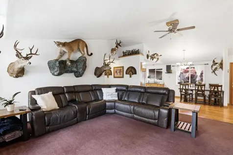 905 NW Regent Drive Grants Pass OR 97526
