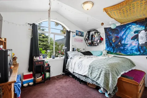 905 NW Regent Drive Grants Pass OR 97526