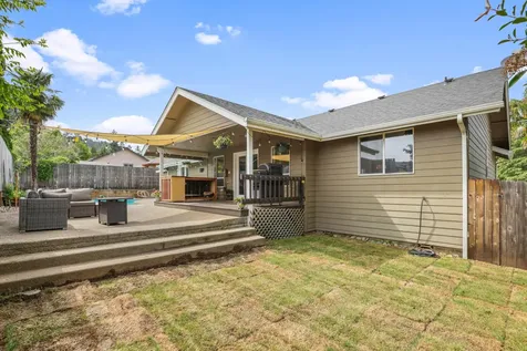 905 NW Regent Drive Grants Pass OR 97526