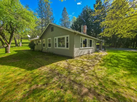 1570 Sleepy Hollow Loop Grants Pass OR 97527