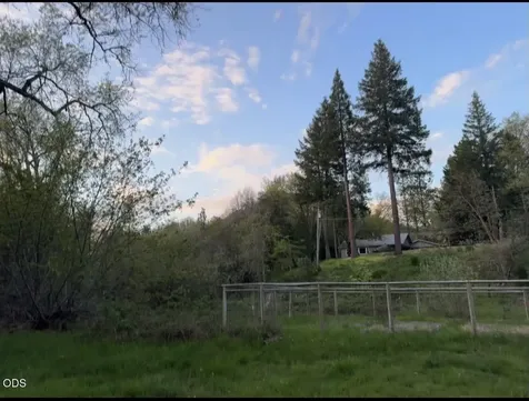 1570 Sleepy Hollow Loop Grants Pass OR 97527