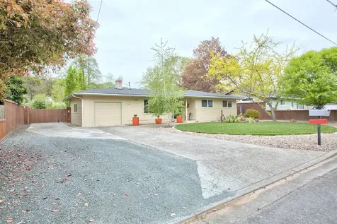 1332 NW Gilbert Way Grants Pass OR 97526