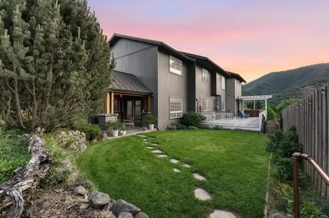 305 Woodville Way Rogue River OR 97537