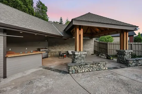 305 Woodville Way Rogue River OR 97537