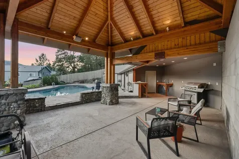 305 Woodville Way Rogue River OR 97537