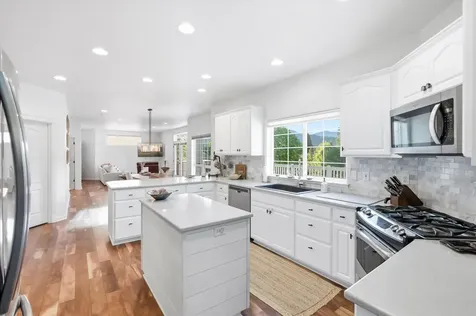 305 Woodville Way Rogue River OR 97537