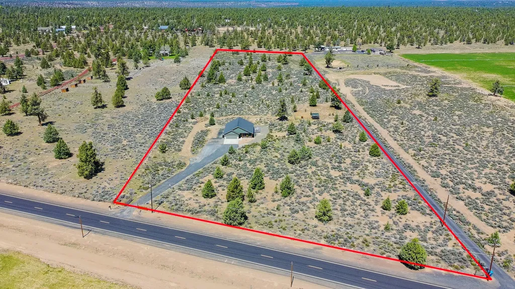 8475 NW Eagle Drive Redmond OR 97756