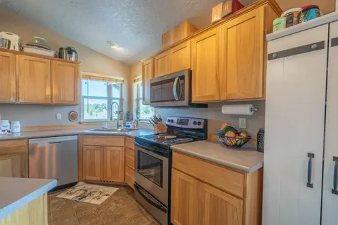 8475 NW Eagle Drive Redmond OR 97756
