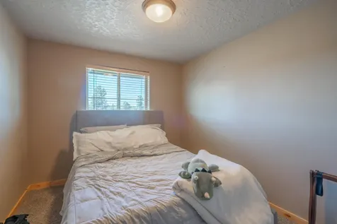 8475 NW Eagle Drive Redmond OR 97756