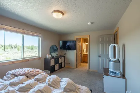 8475 NW Eagle Drive Redmond OR 97756