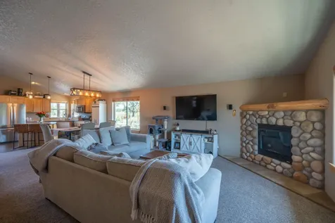 8475 NW Eagle Drive Redmond OR 97756