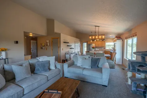 8475 NW Eagle Drive Redmond OR 97756