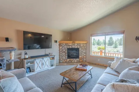 8475 NW Eagle Drive Redmond OR 97756