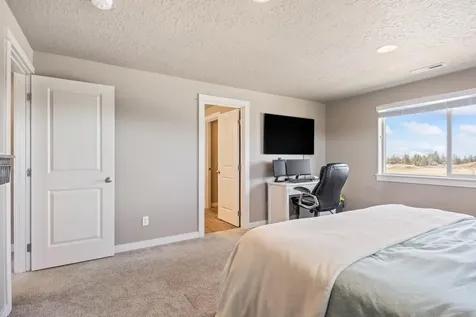 2513 NW Upas Way Redmond OR 97756