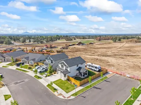 2513 NW Upas Way Redmond OR 97756