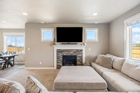 2513 NW Upas Way Redmond OR 97756