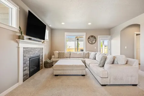 2513 NW Upas Way Redmond OR 97756