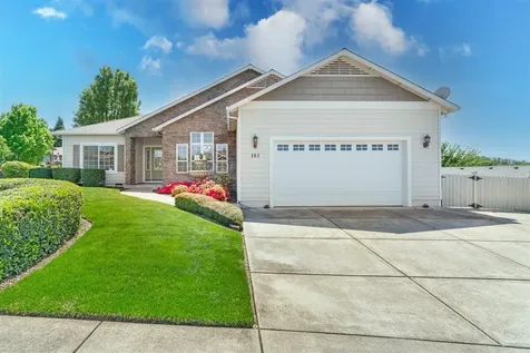 103 Greenmoor Drive Eagle Point OR 97524