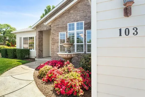 103 Greenmoor Drive Eagle Point OR 97524