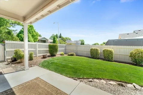 103 Greenmoor Drive Eagle Point OR 97524
