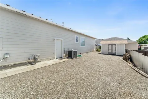 103 Greenmoor Drive Eagle Point OR 97524