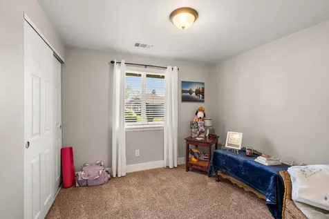 1935 Walnut Grove Lane Central Point OR 97502