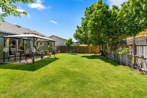 1935 Walnut Grove Lane Central Point OR 97502