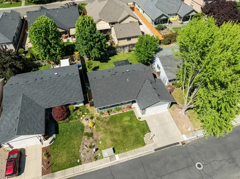 1935 Walnut Grove Lane Central Point OR 97502